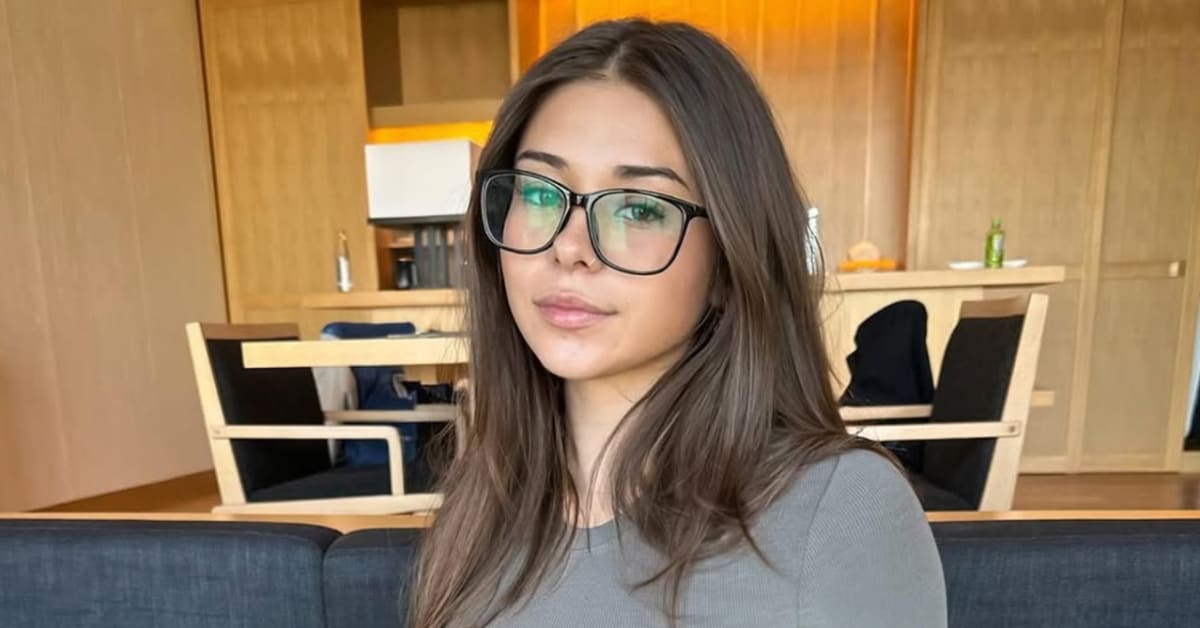 OnlyFans Model Sophie Rain Earned 43 Million in Her Firs...(03)