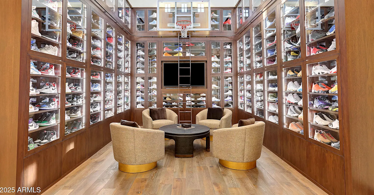 This $23.5 Million Mansion Comes With a ‘Jordan Room’