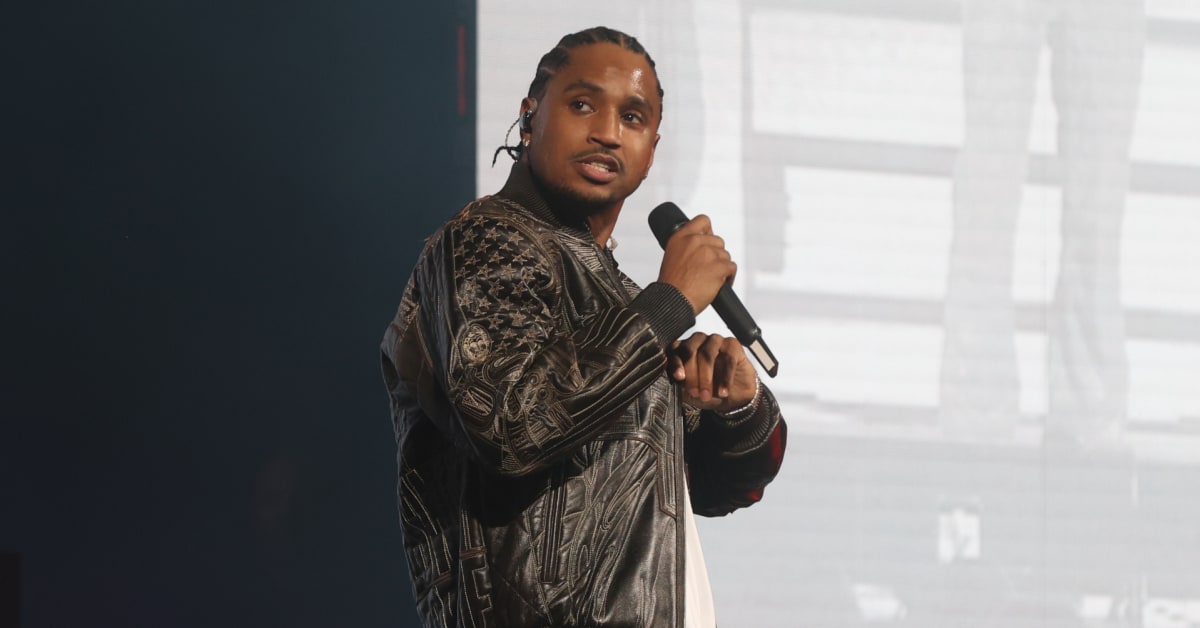 Trey Songz Confronts Fan Who Jumped on Stage During North... #TreySongz