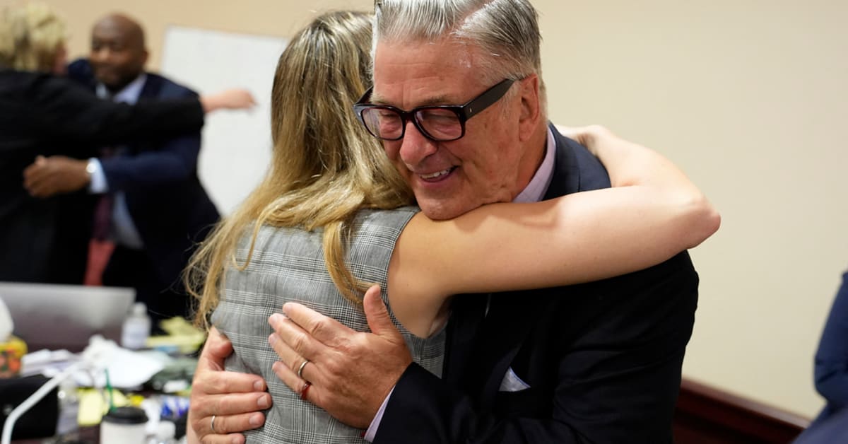 Alec Baldwin Breaks Down in Tears, Celebrates After 'Rust' Case Gets ...