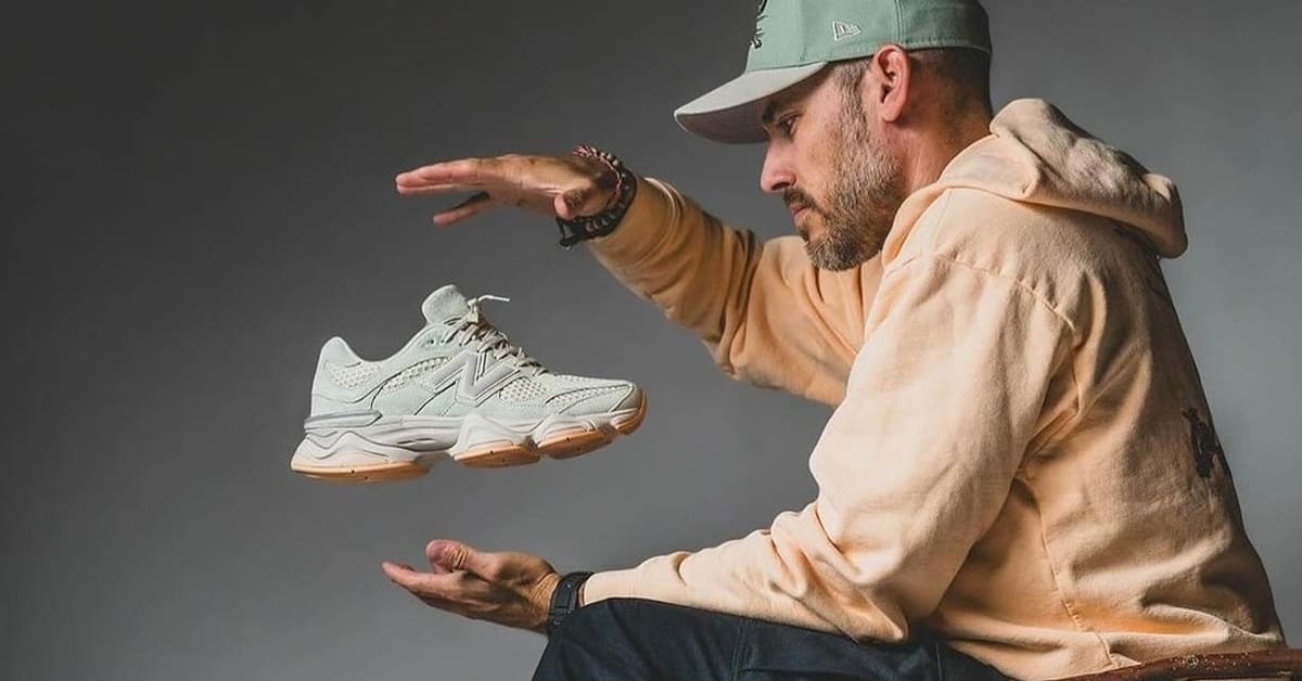 Sneaker school complex top