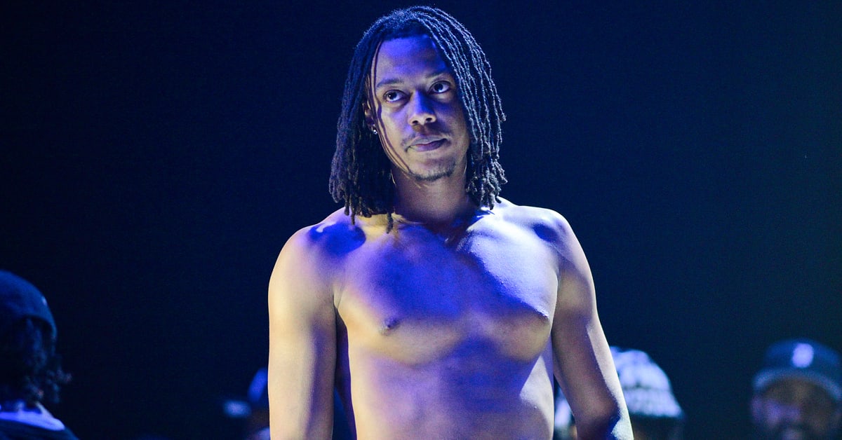 Skilla Baby Briefly Stops Concert After Man Inappropriately Rubs His Chest