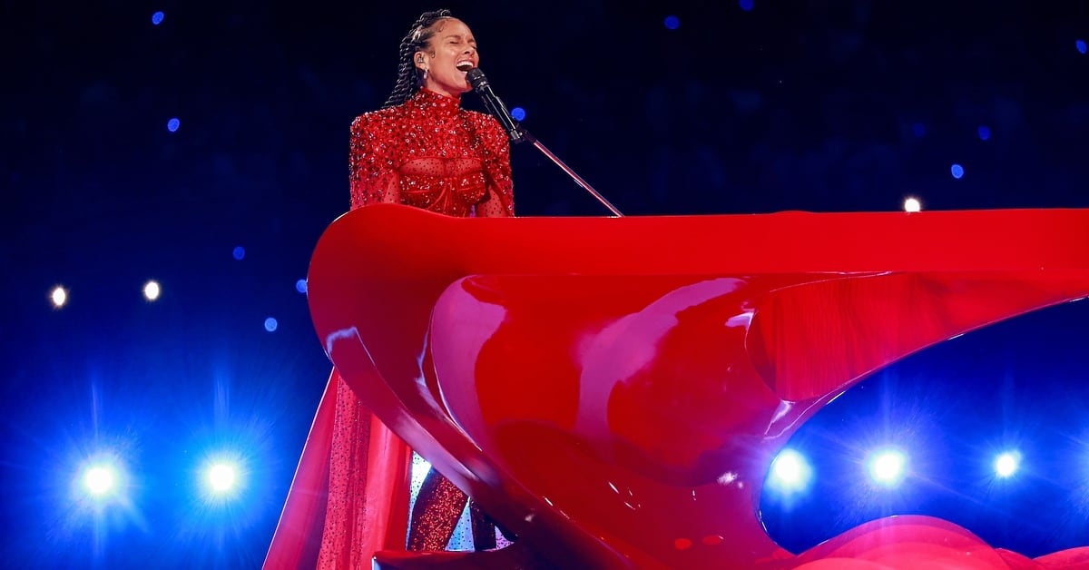 NFL Seems to Edit Out Alicia Keys' Off-Key Opening Note from Super Bowl ...