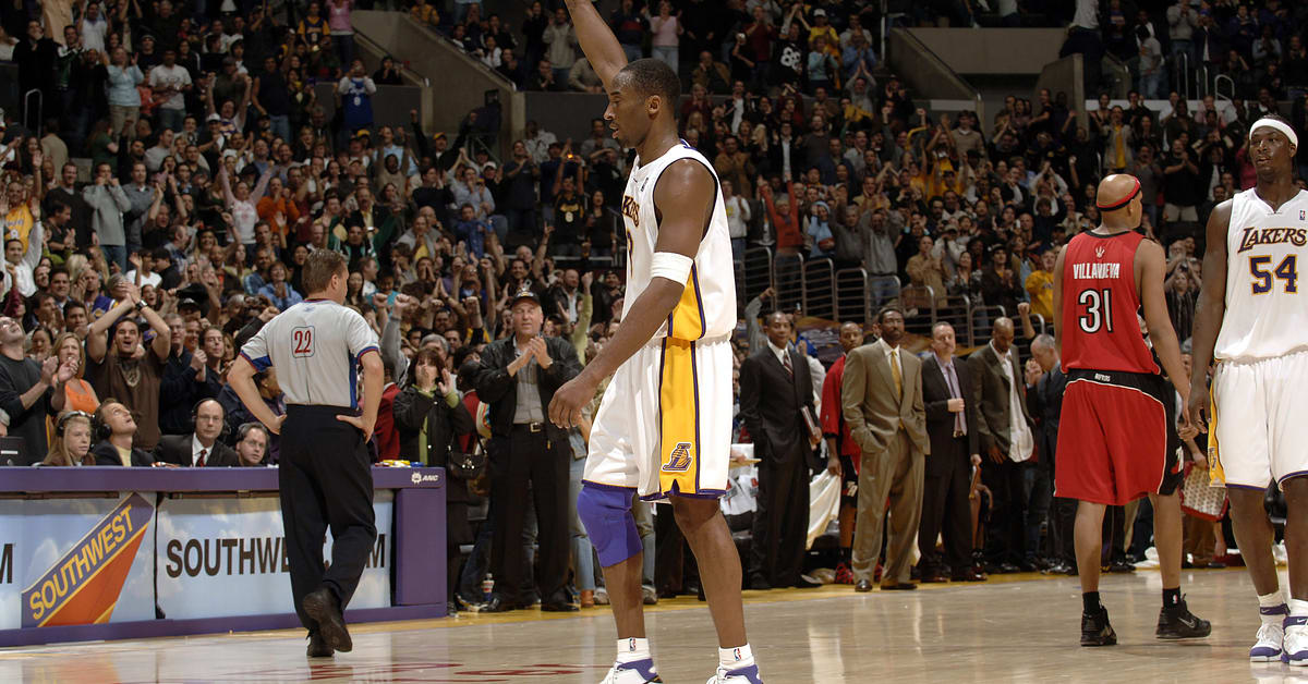 Kobe Bryant Statue 81 Point Game Nike Kobe 1