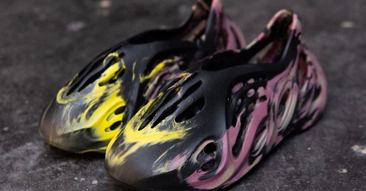 First Look at the 'MX Carbon' Adidas Yeezy Foam Runner
