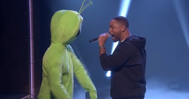 Will Smith Raps His Life Story in 'Tonight Show' Performance With Jimmy ...