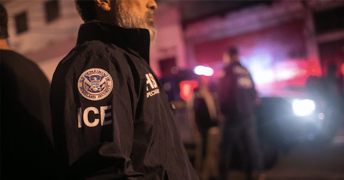 Tennessee Community Forms Human Chain to Protect a Dad and Son From ICE ...