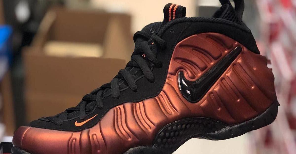 This Nike Air Foamposite Pro Has Color Shifting Uppers
