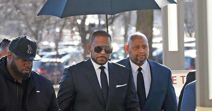 R. Kelly Charged Fans $100 for a 28-Second Performance at a Club in ...