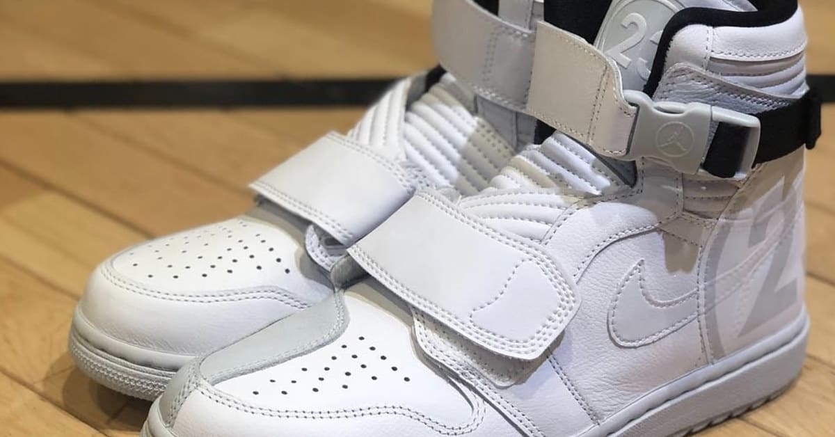 A New Motorsports Air Jordan 1 Has Surfaced