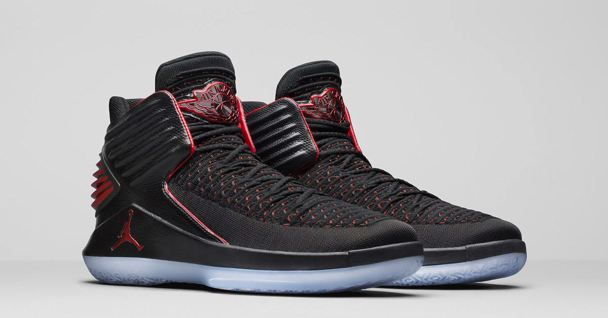 Black and white jordan 32s clearance