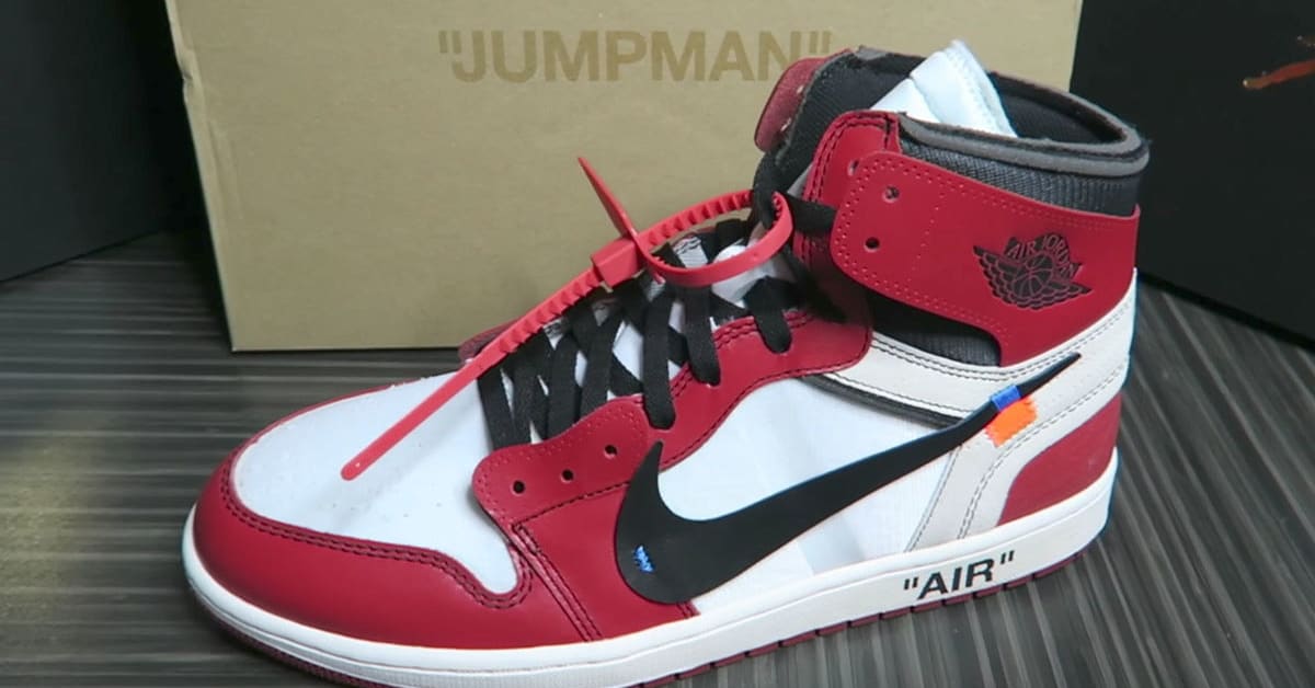 Air Jordan 1 Off-White箱なし The Off-White x Air Jordan 1 Retro Has An Inside Out Shoe