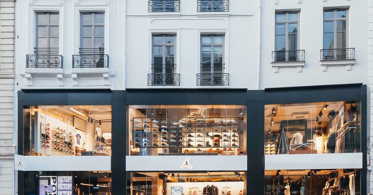 Sneaker store paris jordan on sale