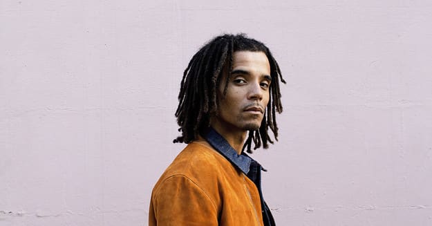 Premiere: Celebrate '10 Years Of Akala' With His New 
