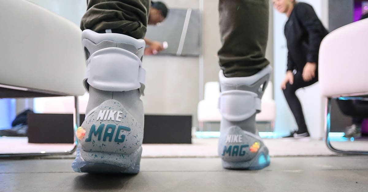 Nike air mags on feet sale