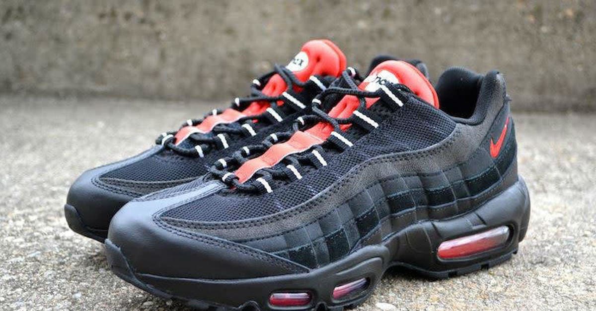 The Latest Nike Air Max 95 Essential Goes 