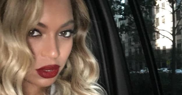 Beyoncé Dressed as a Christmas Tree for Her Holiday Part...