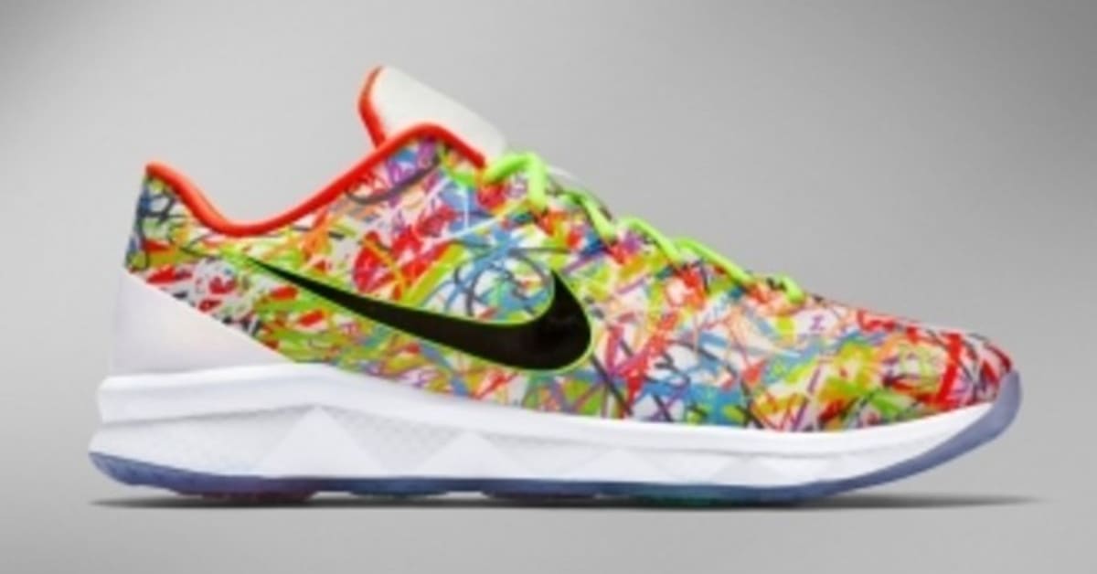 Nike CJ3 Calvin Johnson Flyweave, Thankful Graffitti Amazon.com | Nike CJ Flyweave Trainer | Fitness & Cross-Training main image 2