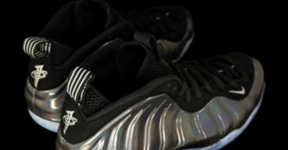 A Detailed Look at Nike's 'Hologram' Foamposites