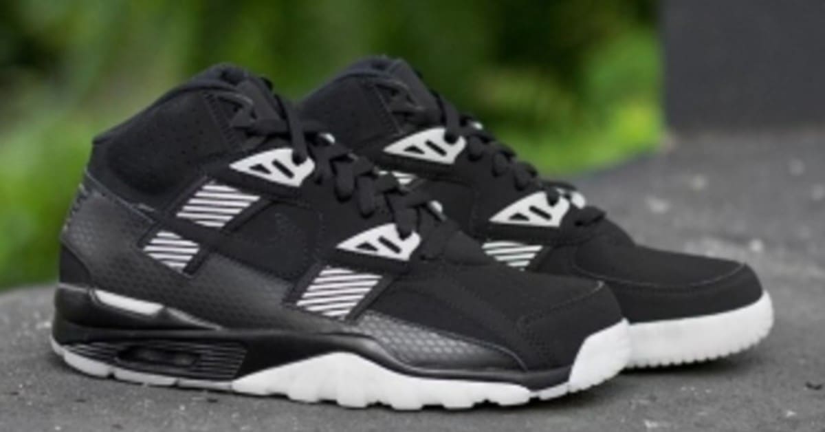 Nike Brings Black and White for Bo Jackson Retros