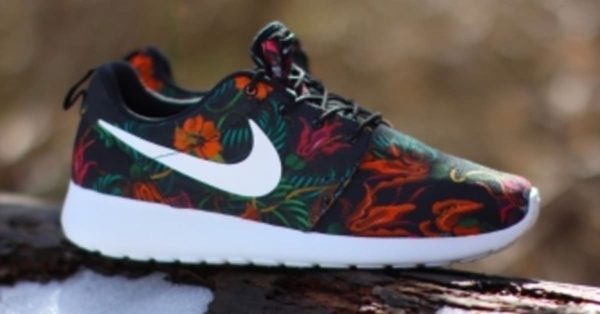 Nike roshe run floral femme orange sales
