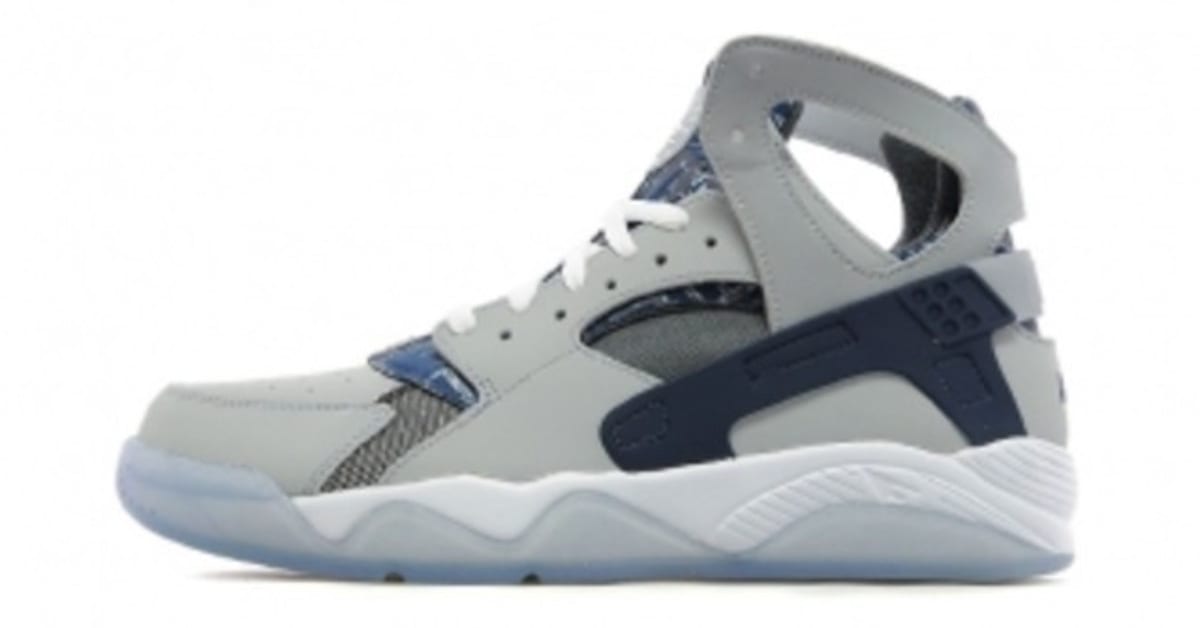 Air Flight Huarache Georgetown Hoyas Nike Air Flight Huarache Sneakers | Flight Club main image 3