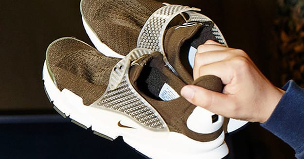 More Images of the Fragment Design x Nike Sock Dart Surfa