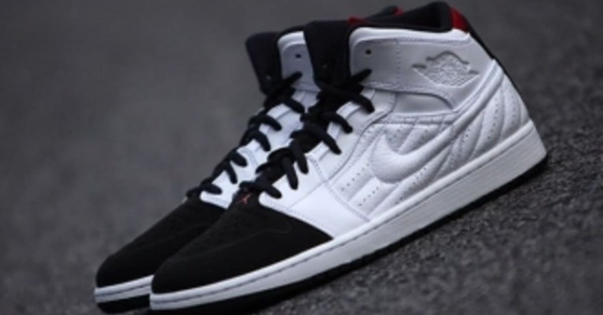 Air Jordan 1 Retro '99 'Black Toe'