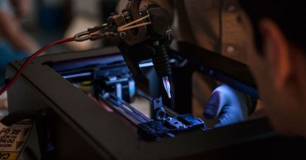 Watch These Brilliant Students Transform a 3D Printer into a Makeshift ...