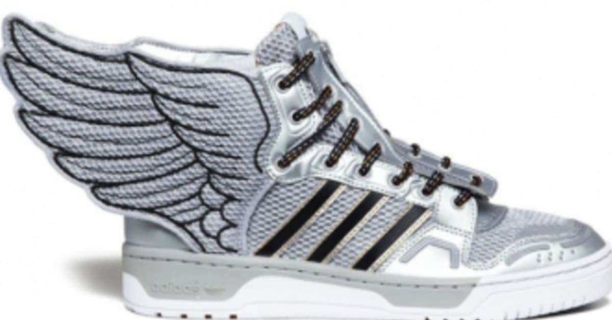 adidas JS Wings 2.0 in Metallic Silver