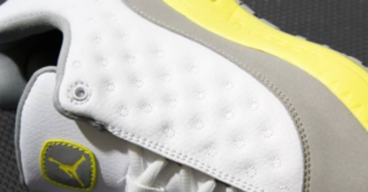 Jordan CMFT Viz Air 13 GS - White/Lemon Frost-Light Silver display picture 2