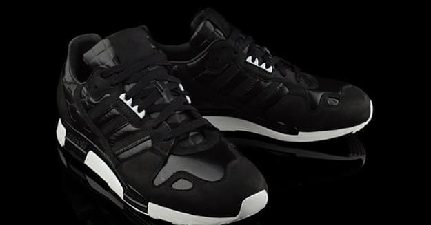 よこ The adidas ZX 8000 GORE-TEX Golf Appears in 'Core Black