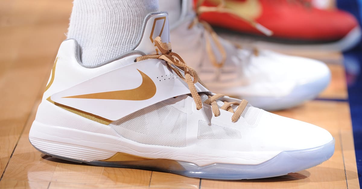 Kevin Durant Wears White Gold Nike Zoom KD IV
