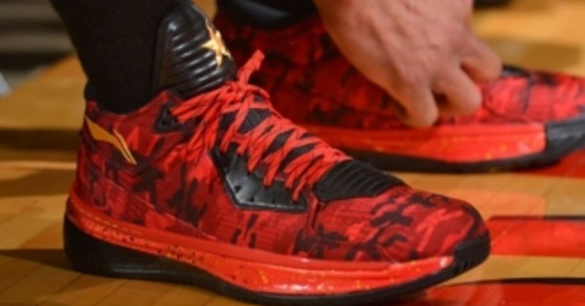 Dwyane Wade Wears Lei Feng Li Ning Way of Wade 2