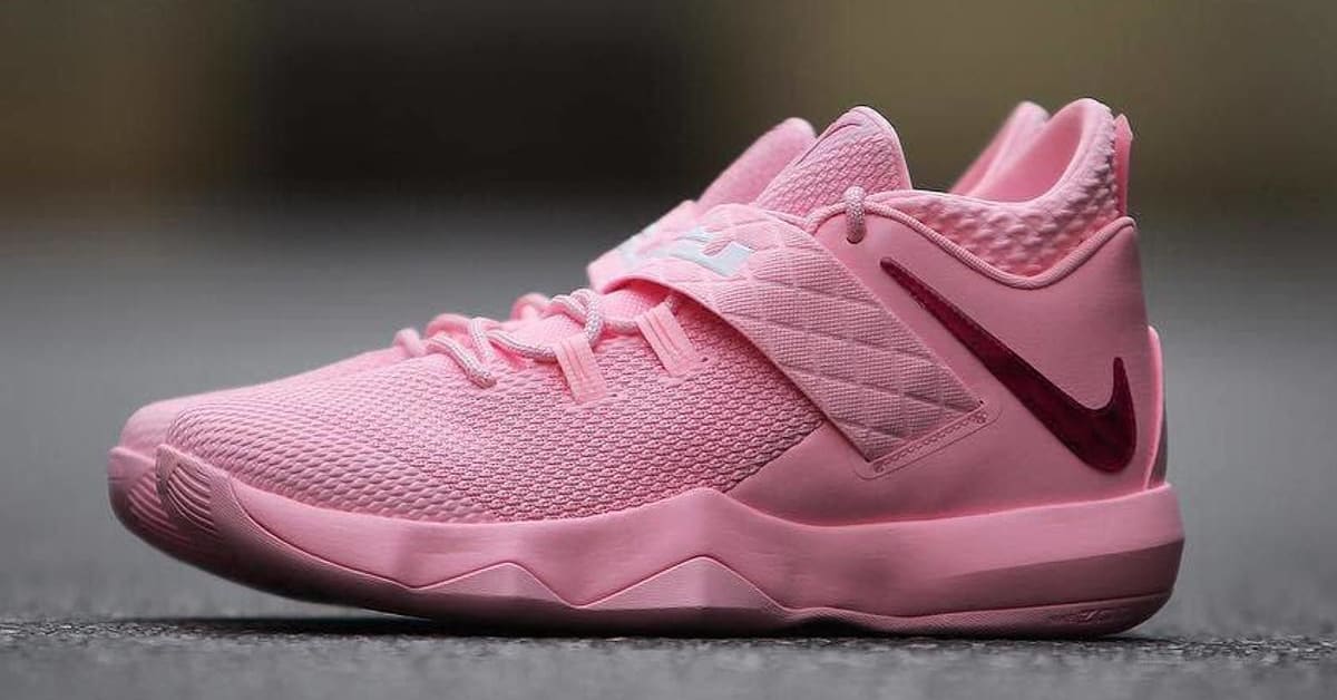 Lebron breast cancer shoes 2018 hot sale