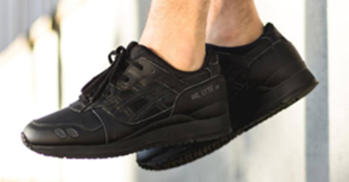 Asics gel lyte iii blackout hotsell