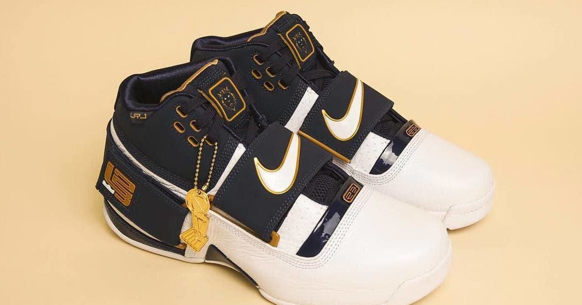 Lebron shoes soldier 1 online