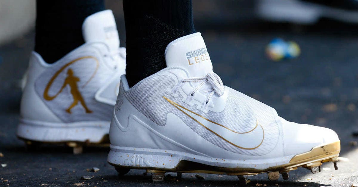 Nike Baseball Players Honor Ken Griffey with Hall of Fame Cleats
