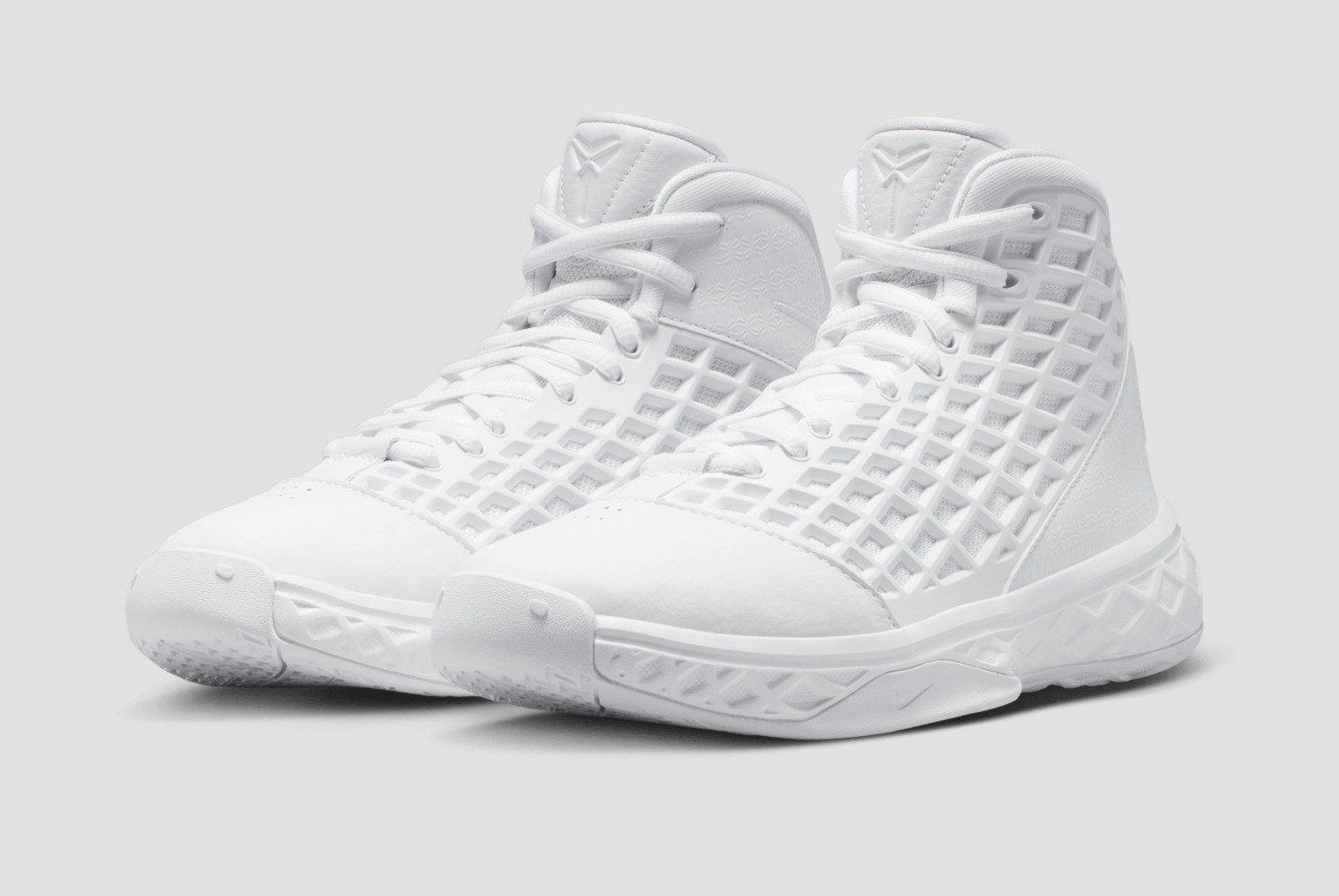 Official Look at the 'Halo' Nike Kobe 3 Protro