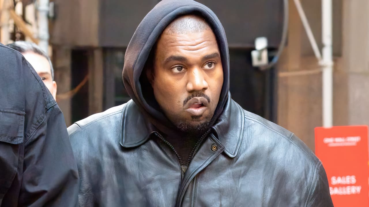 Vær modløs erektion computer Kanye West Calls Out Adidas Over 'Fake Yeezy' Slides | Complex