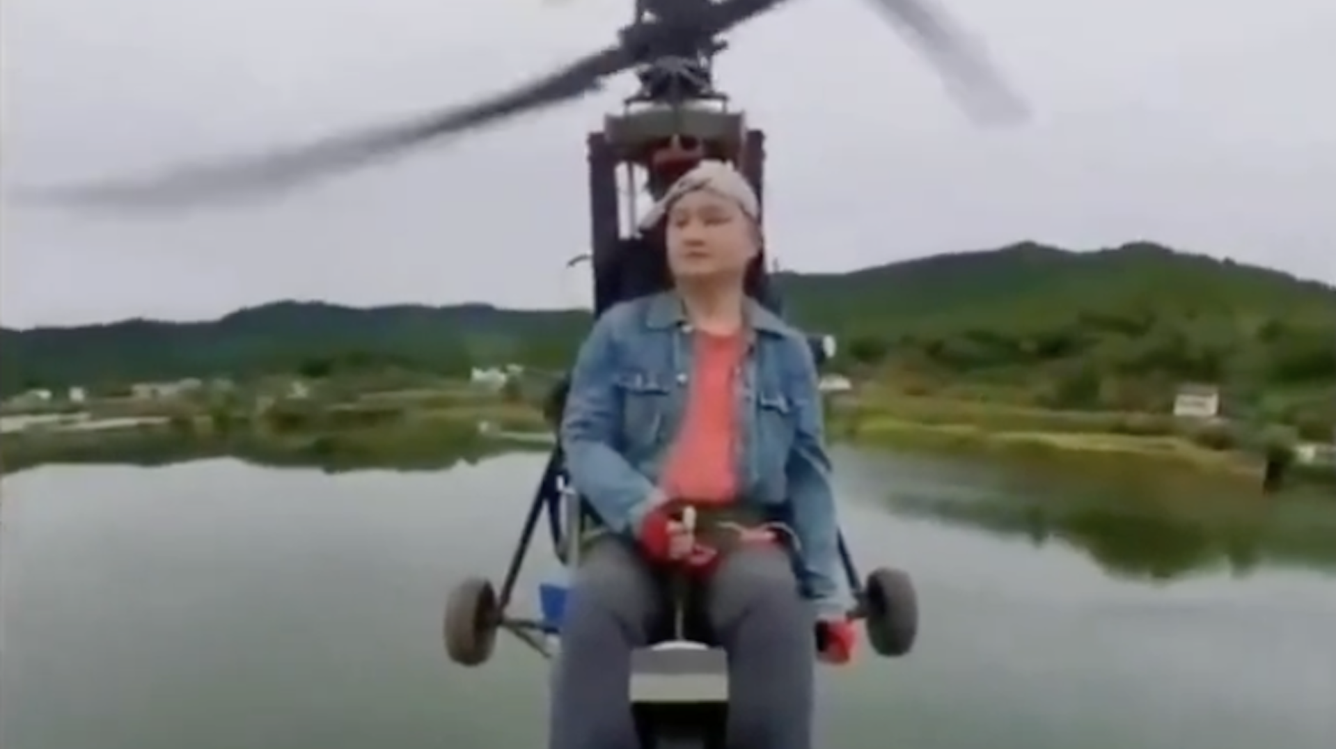 Screenshot from Tang Feiji's aircraft crash on livestream, courtesy of extreo_ on X.