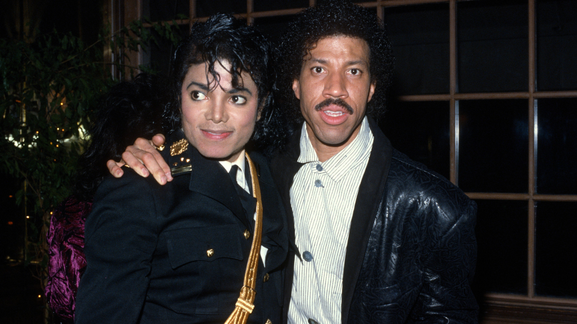 Lionel Richie Debunks Long-Standing Michael Jackson 'Smelly' Rumor with Joe Rogan