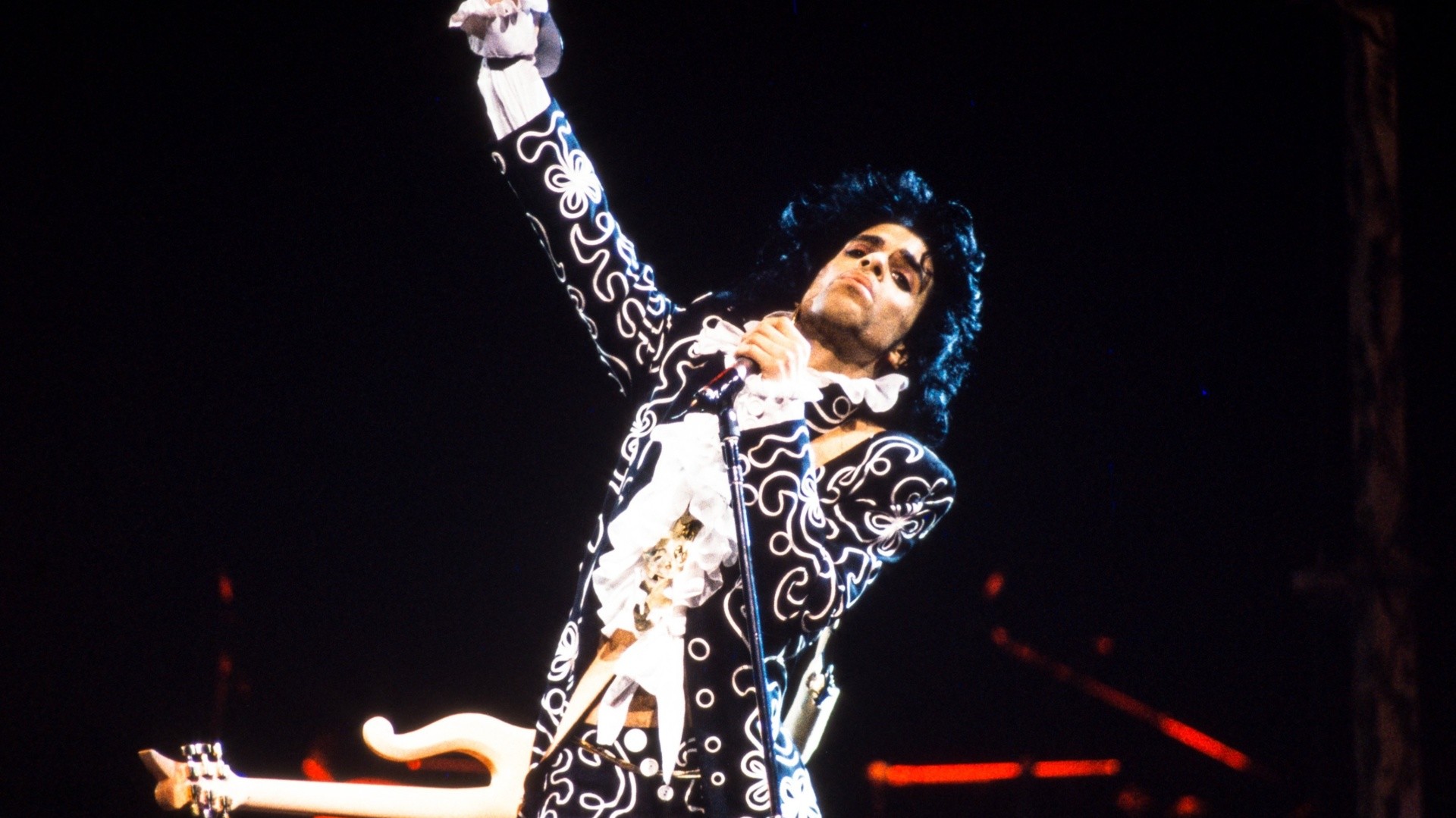 Prince plays his Sign O The Times concert at the Palais Omnisports in Paris on June 13, 1987 in Paris, France.