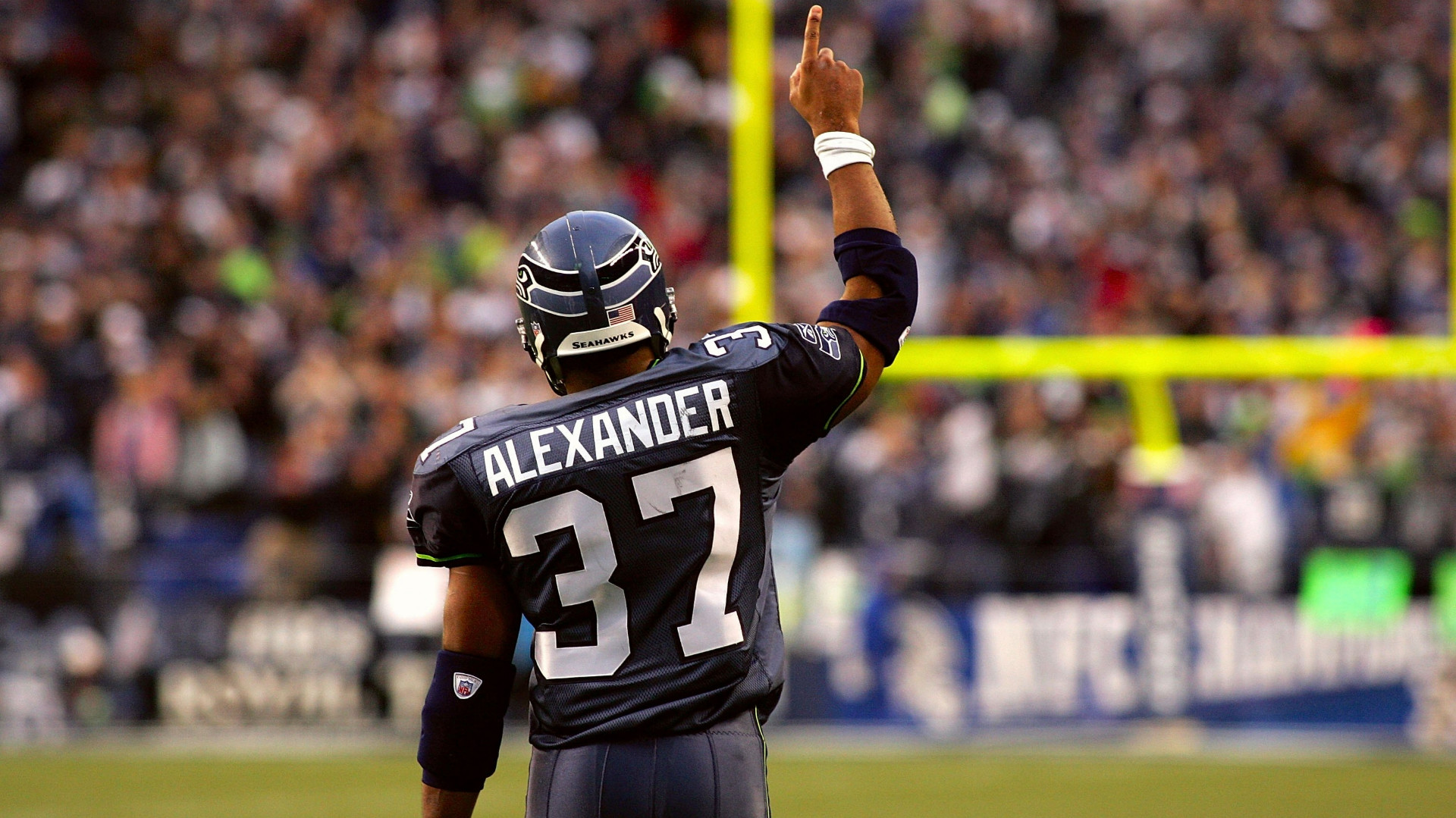 Former NFL MVP Shaun Alexander Announces Wife Is Pregnant With 14th Child