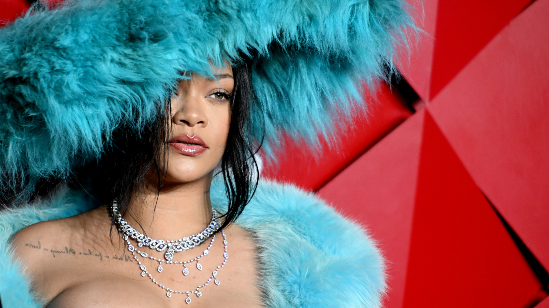 Rihanna’s Billion-Dollar Fenty Beauty May Be Changing Han…