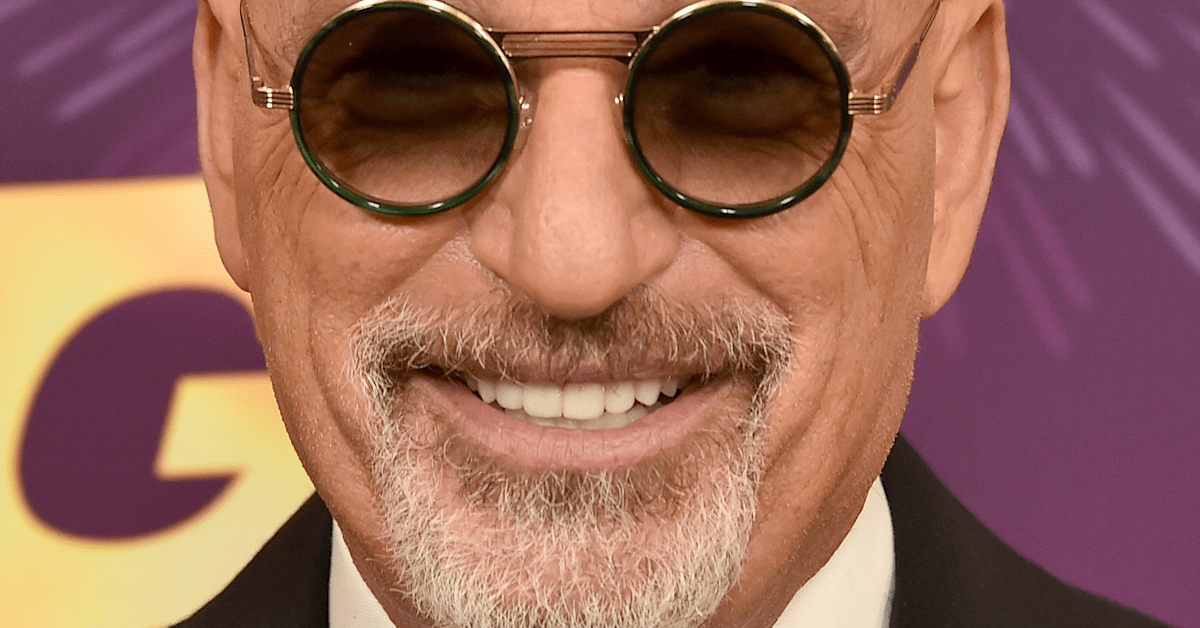 Howie Mandel Apologizes to Kelly Ripa After Awkward On-Air Exchange