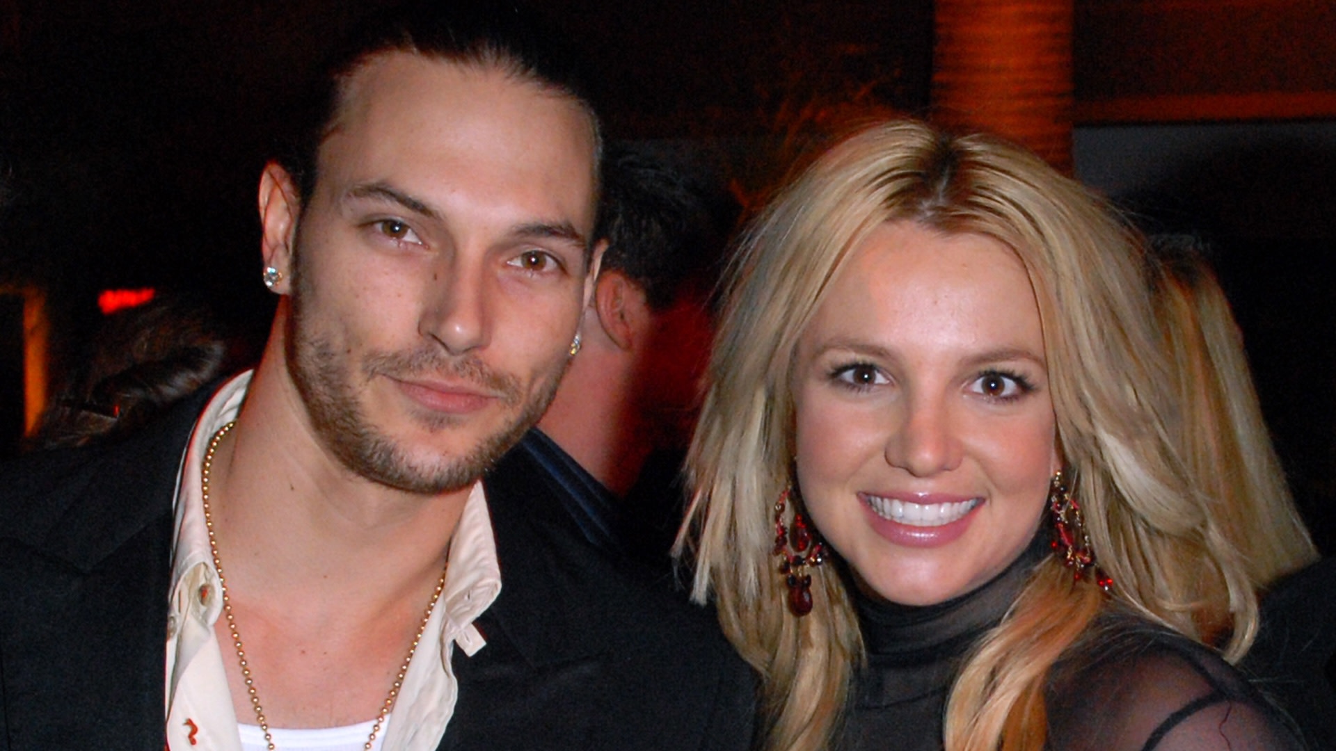 <div>Britney Spears' Ex-Husband Kevin Federline Claims She'd Stand in Sons' Room With Knife</div>