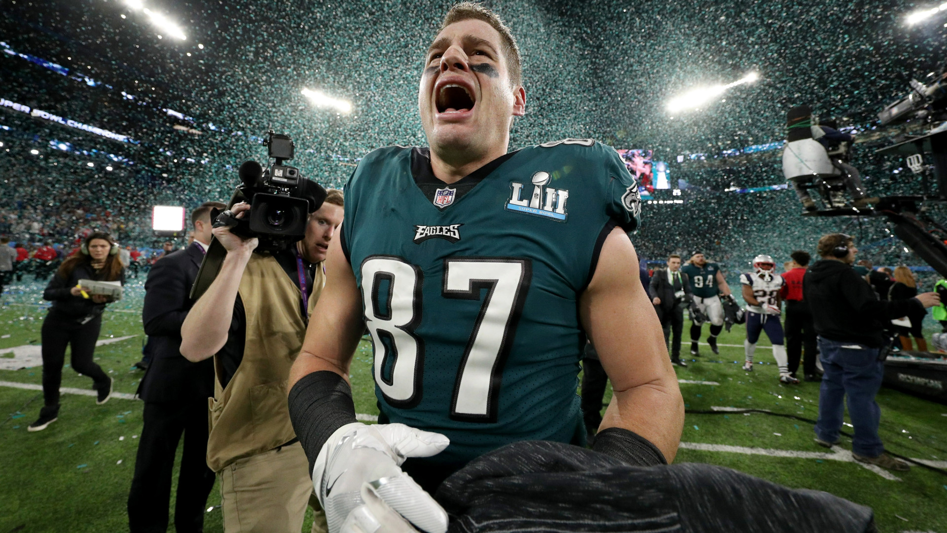 Brent Celek’s Ex-Wife Goes Public With Former Eagle Hollis Thomas