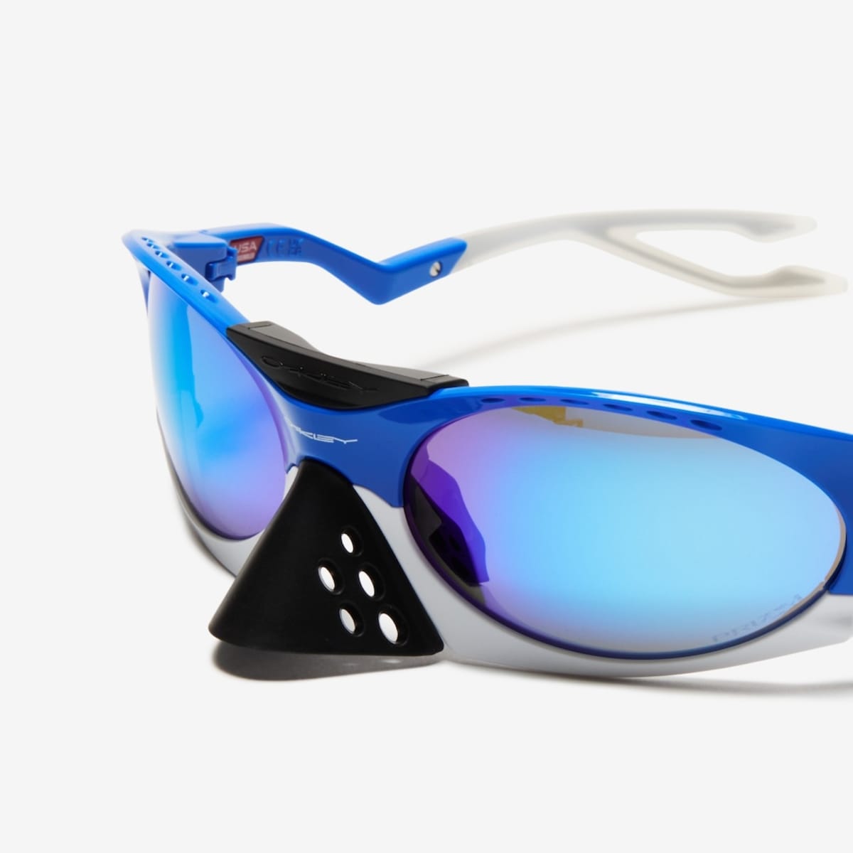 UNDEFEATED SUNGLASSES 　 アンディフィーテッド　サングラス UNDEFEATED and Oakley Join Forces for First-Ever Collaboration
