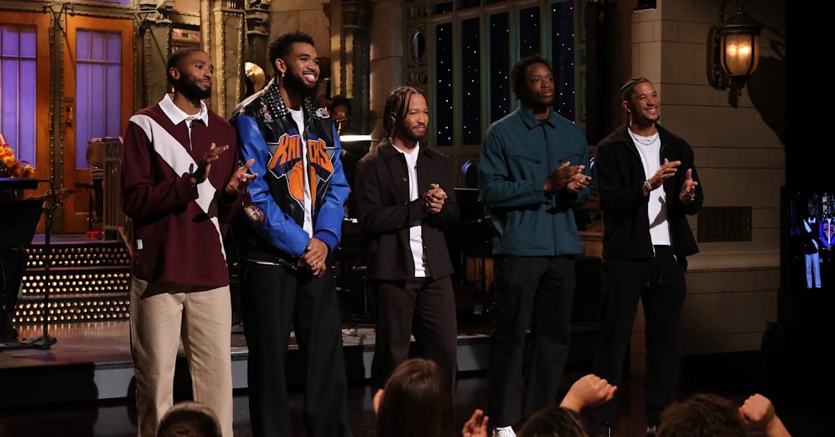 Jalen Brunson Brings Knicks Players to 'Saturday Night Live' Stage ...